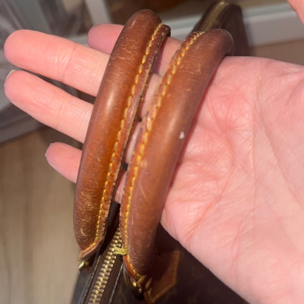 Authentic Louis Vuitton Vintage Alma LV Brown Tan Monogram - Picture 12 of 17